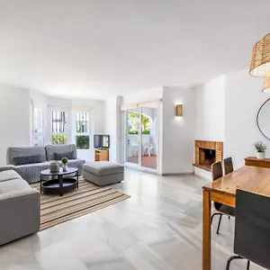 https://apt-puerto-banus-ll.1costadelsol.com