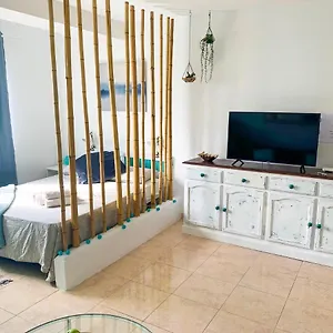 https://hibiscus-studio.in-canary-islands.com
