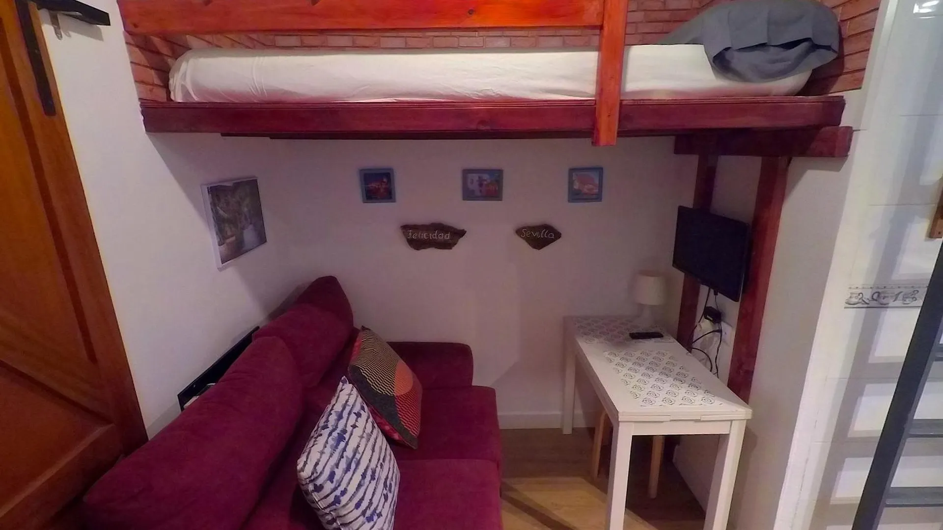 Apartamento para 3 en pleno centro de Sevilla 0*,  España